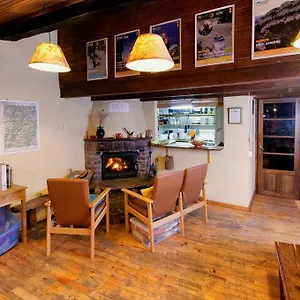 Refugi Rural Vall De Siarb Auberge de jeunesse