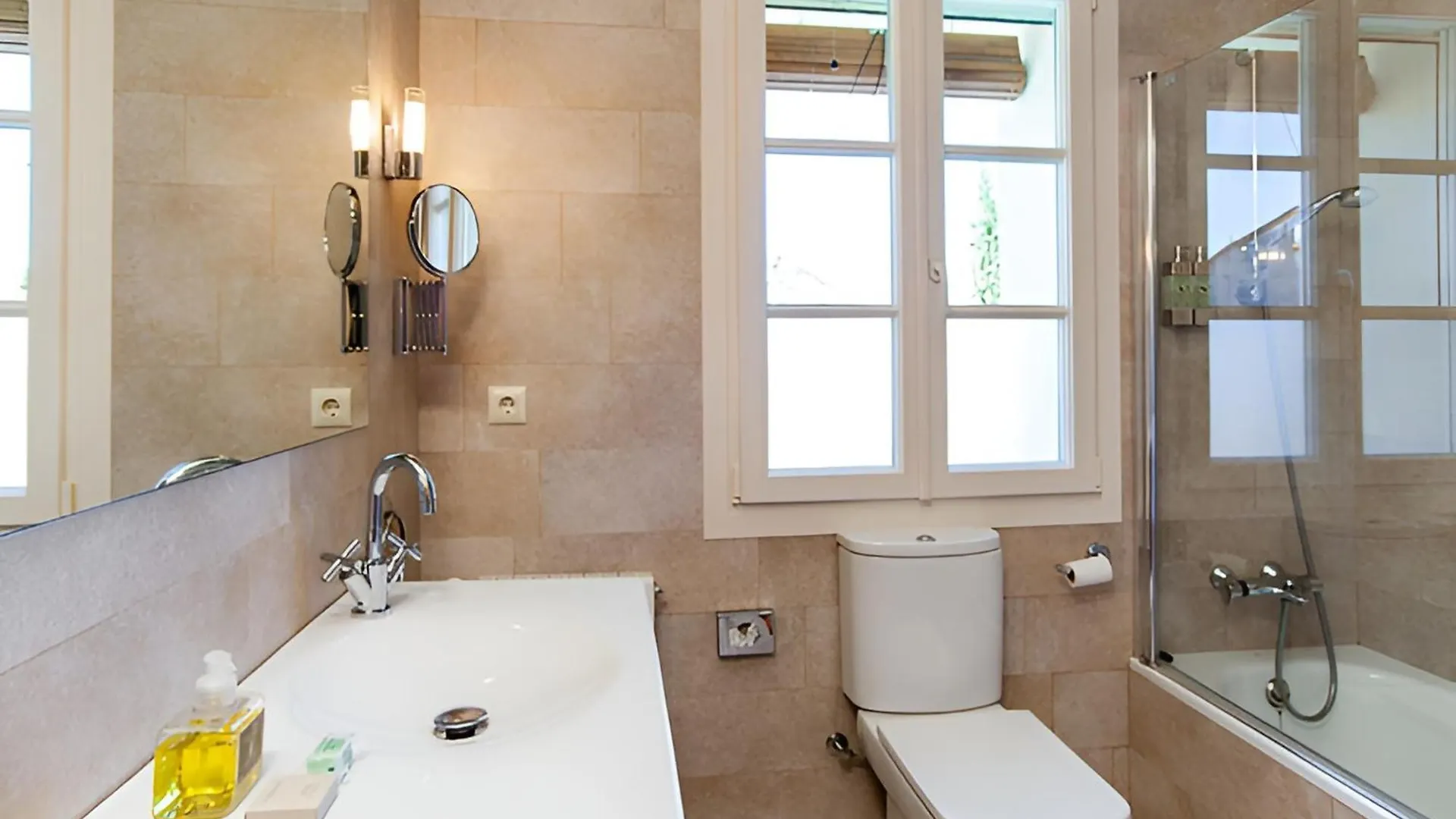 Bed and Breakfast Lhort De Sant Cebria Torroella de Fluvia 4*,
